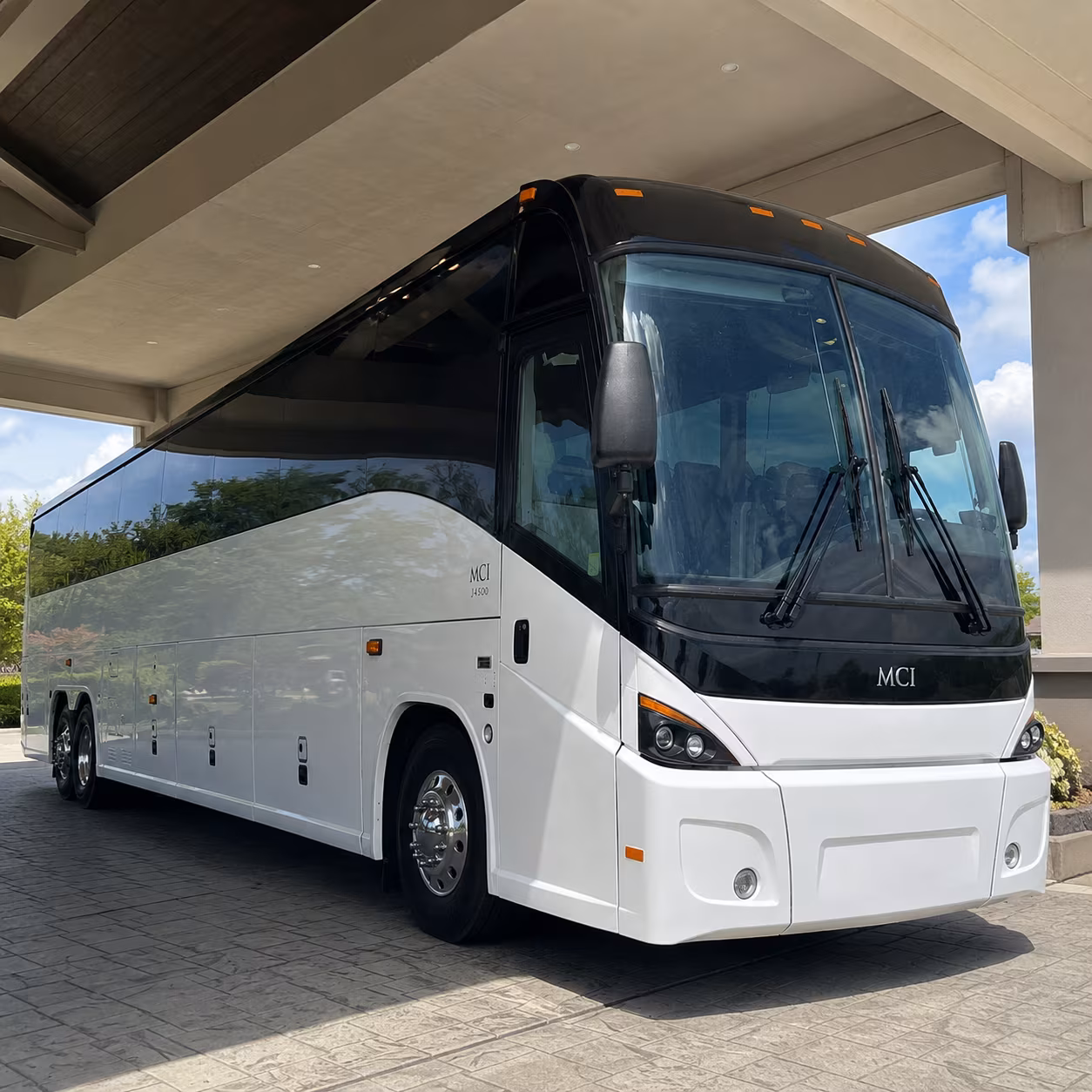 daily commuter shuttles along the i 40 corridor between conway and little rock